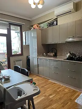 Satılır 3 otaqlı mənzil 110 m²