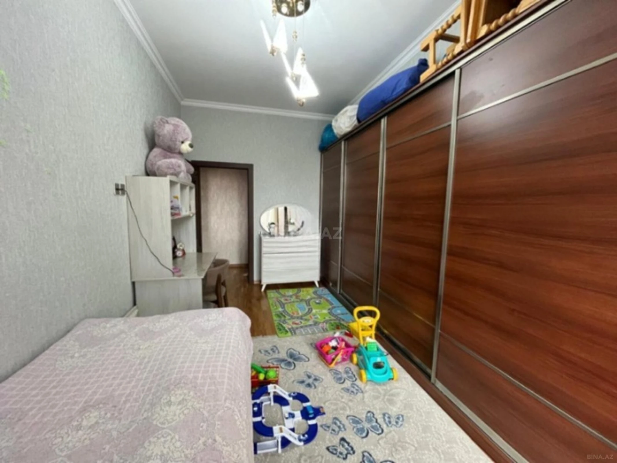 Satılır 3 otaqlı mənzil 110 m²