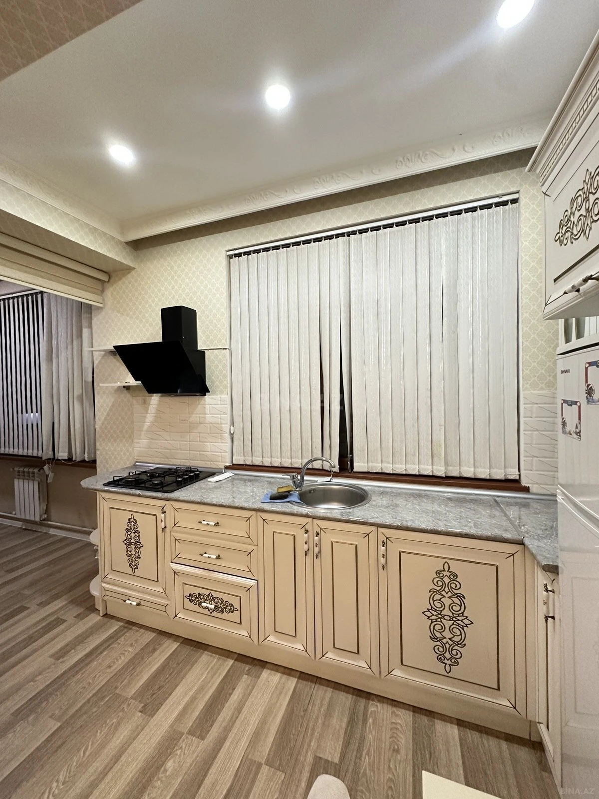 Kirayə verilir 2 otaqlı mənzil 58 m²