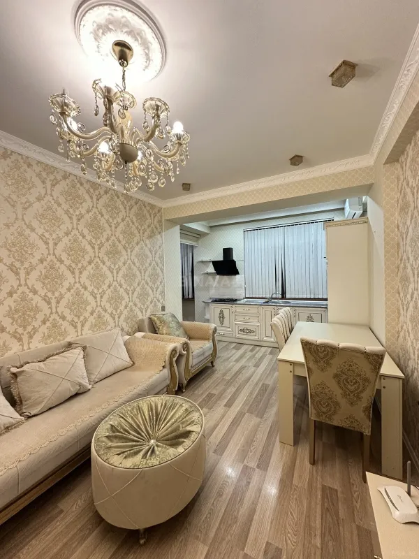 Kirayə verilir 2 otaqlı mənzil 58 m²