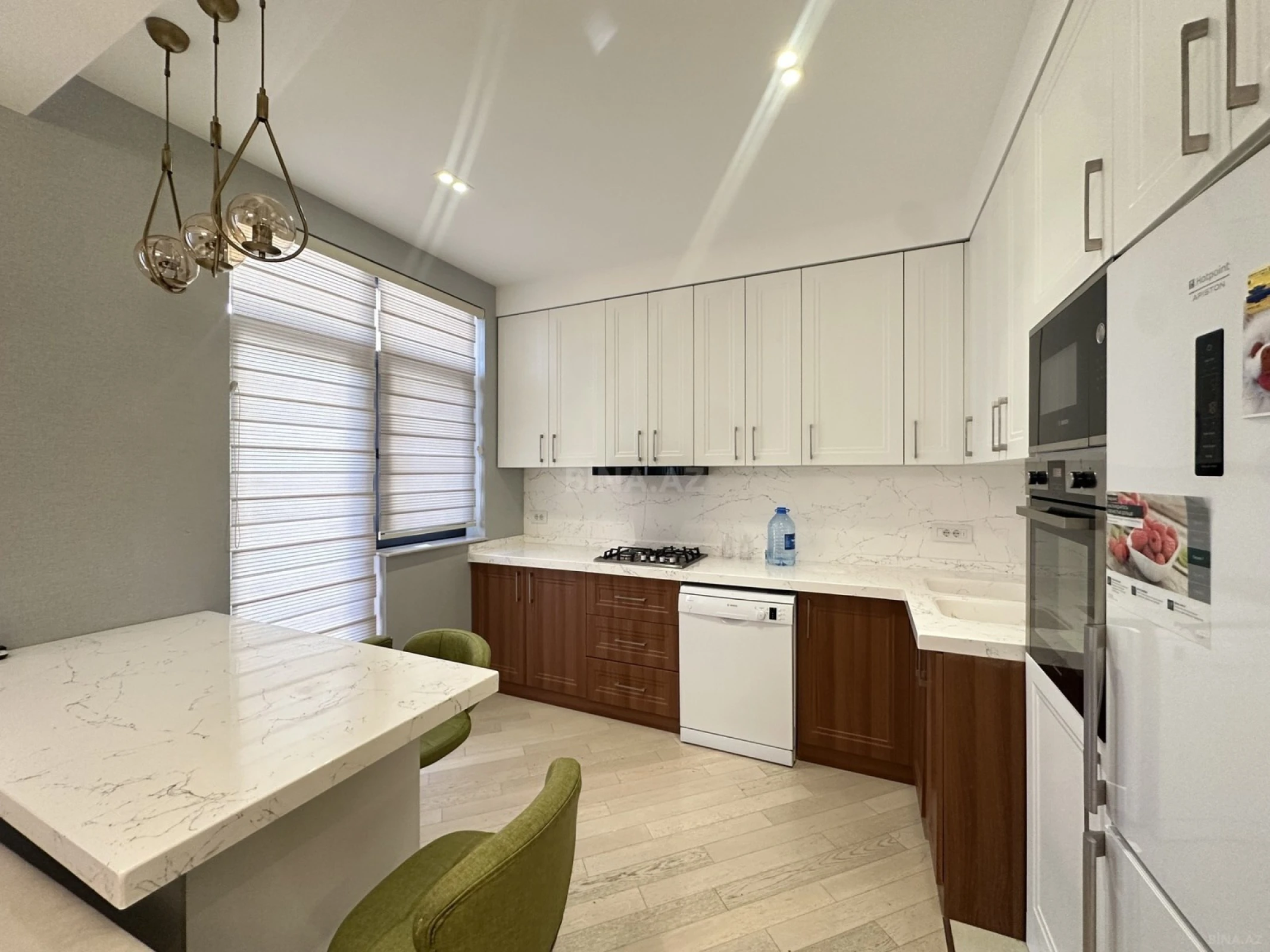 Kirayə verilir 2 otaqlı mənzil 85 m²