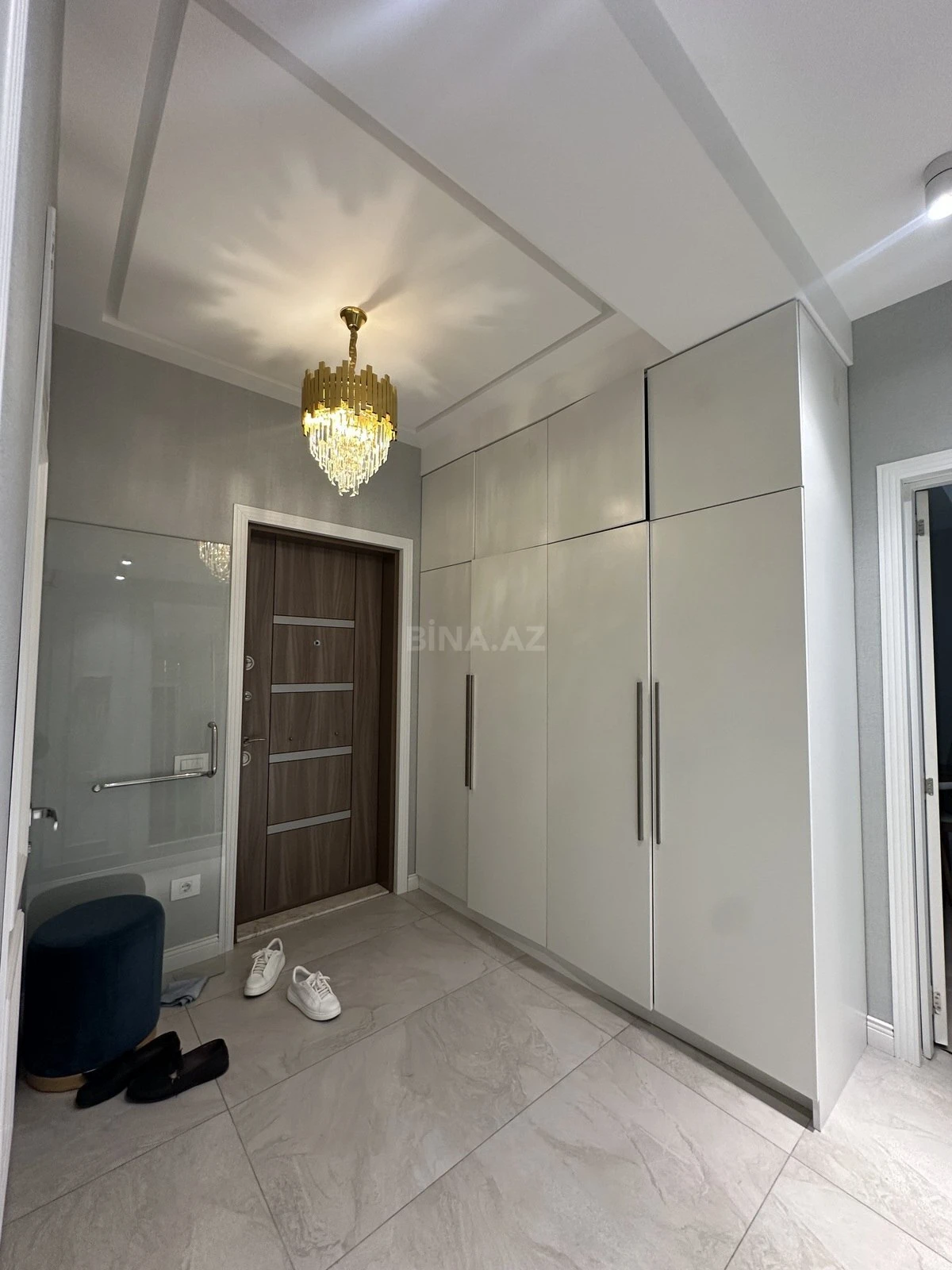 Kirayə verilir 2 otaqlı mənzil 85 m²