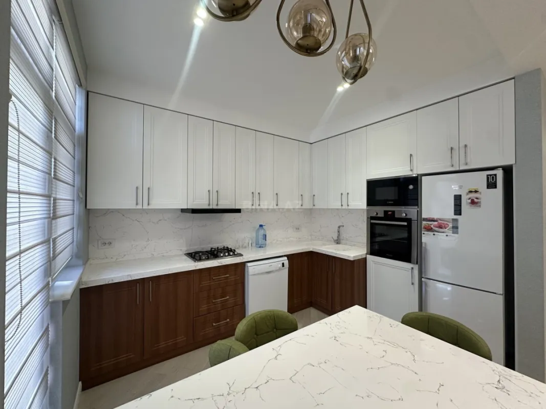 Kirayə verilir 2 otaqlı mənzil 85 m²