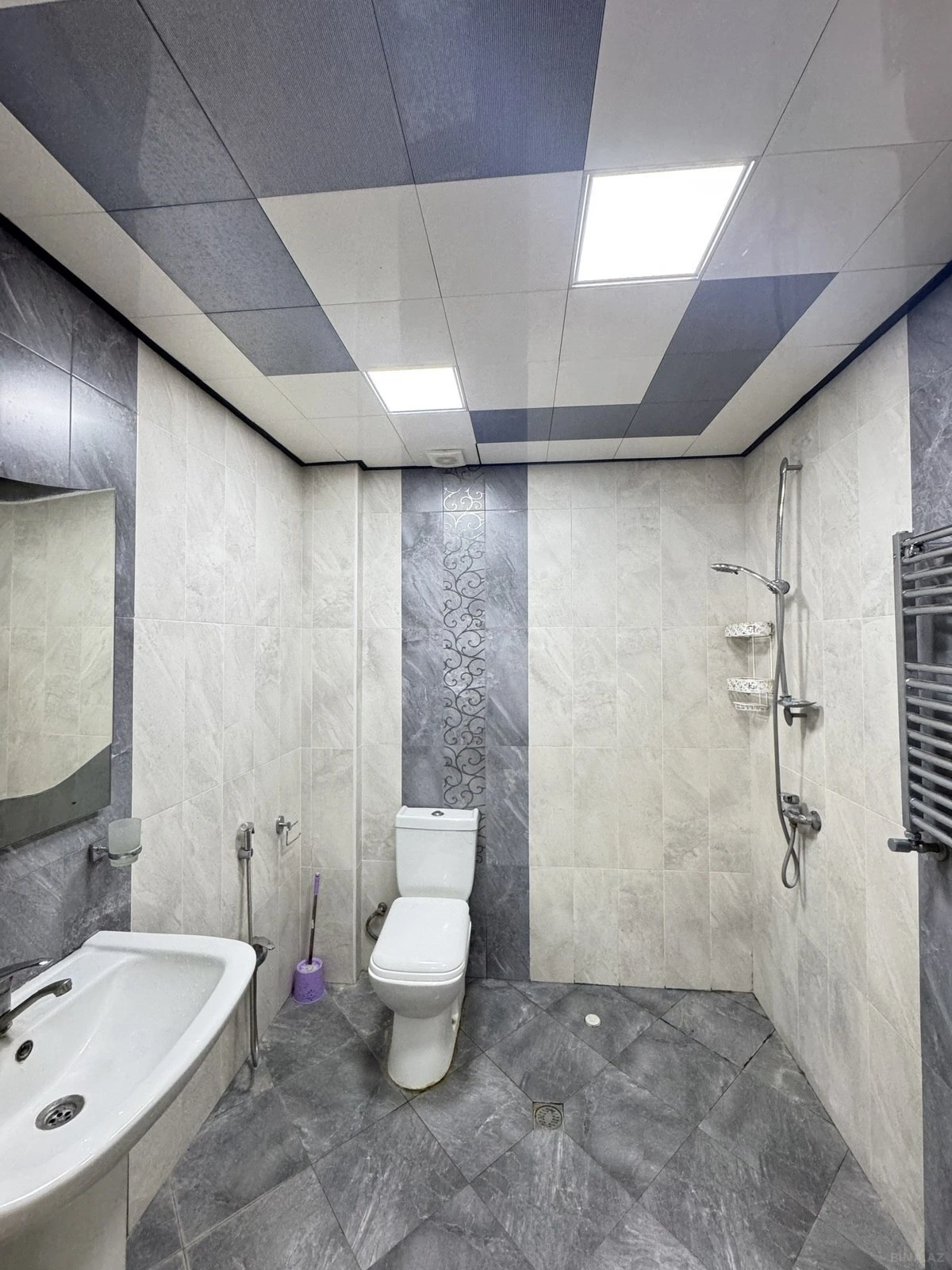 Kirayə verilir 2 otaqlı mənzil 60 m²