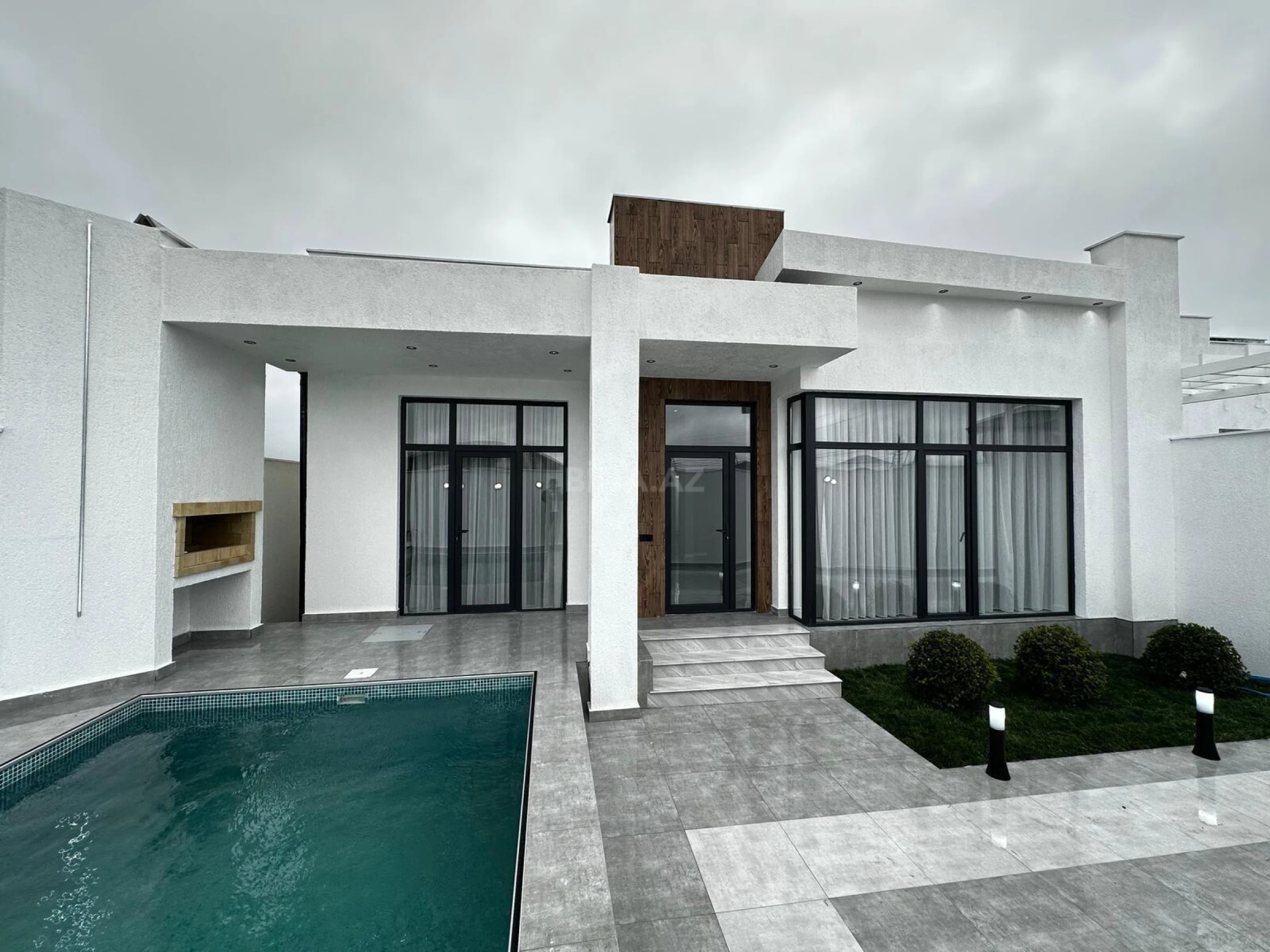 Satılır 4 otaqlı həyət evi 145 m²