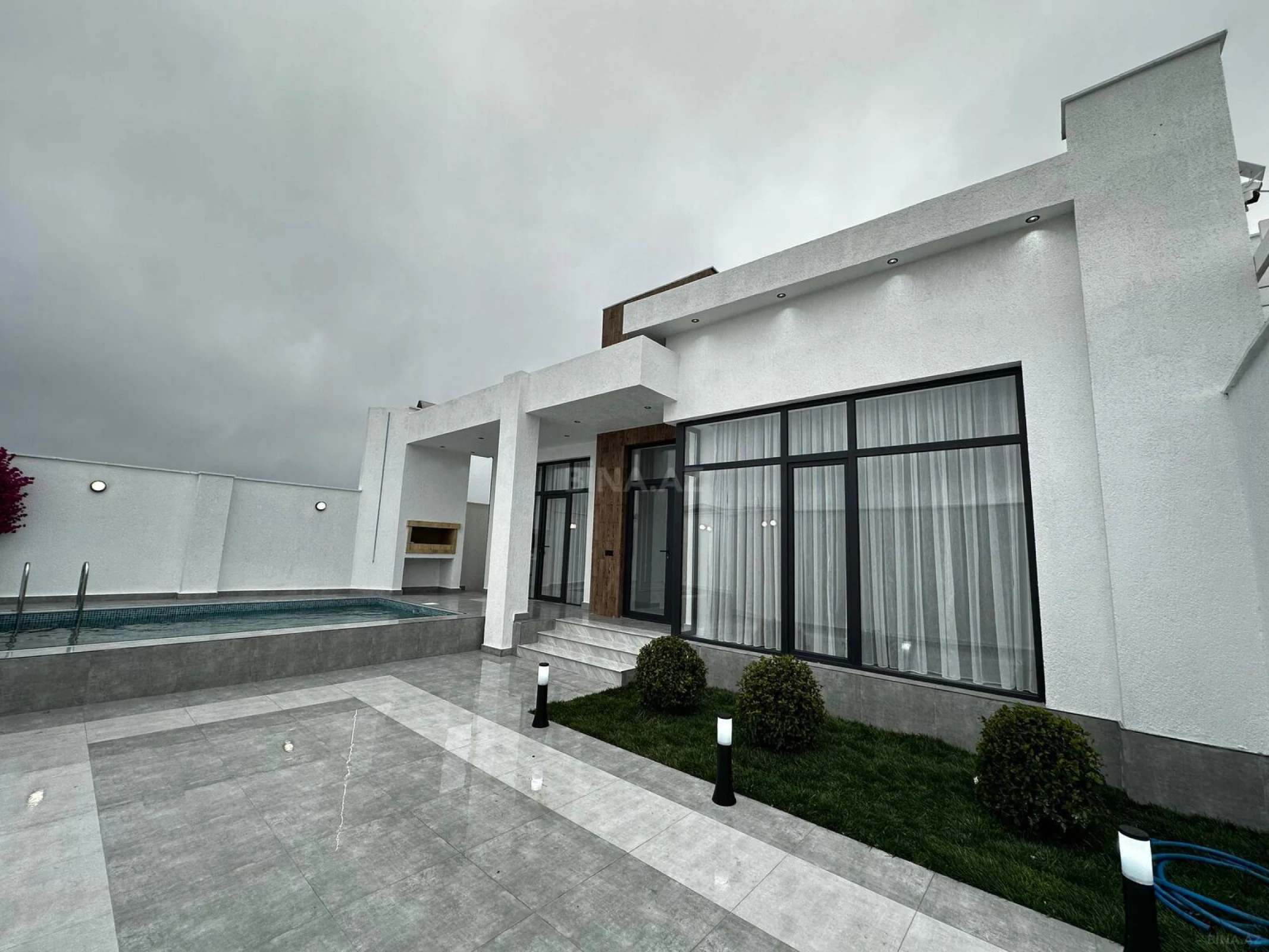 Satılır 4 otaqlı həyət evi 145 m²