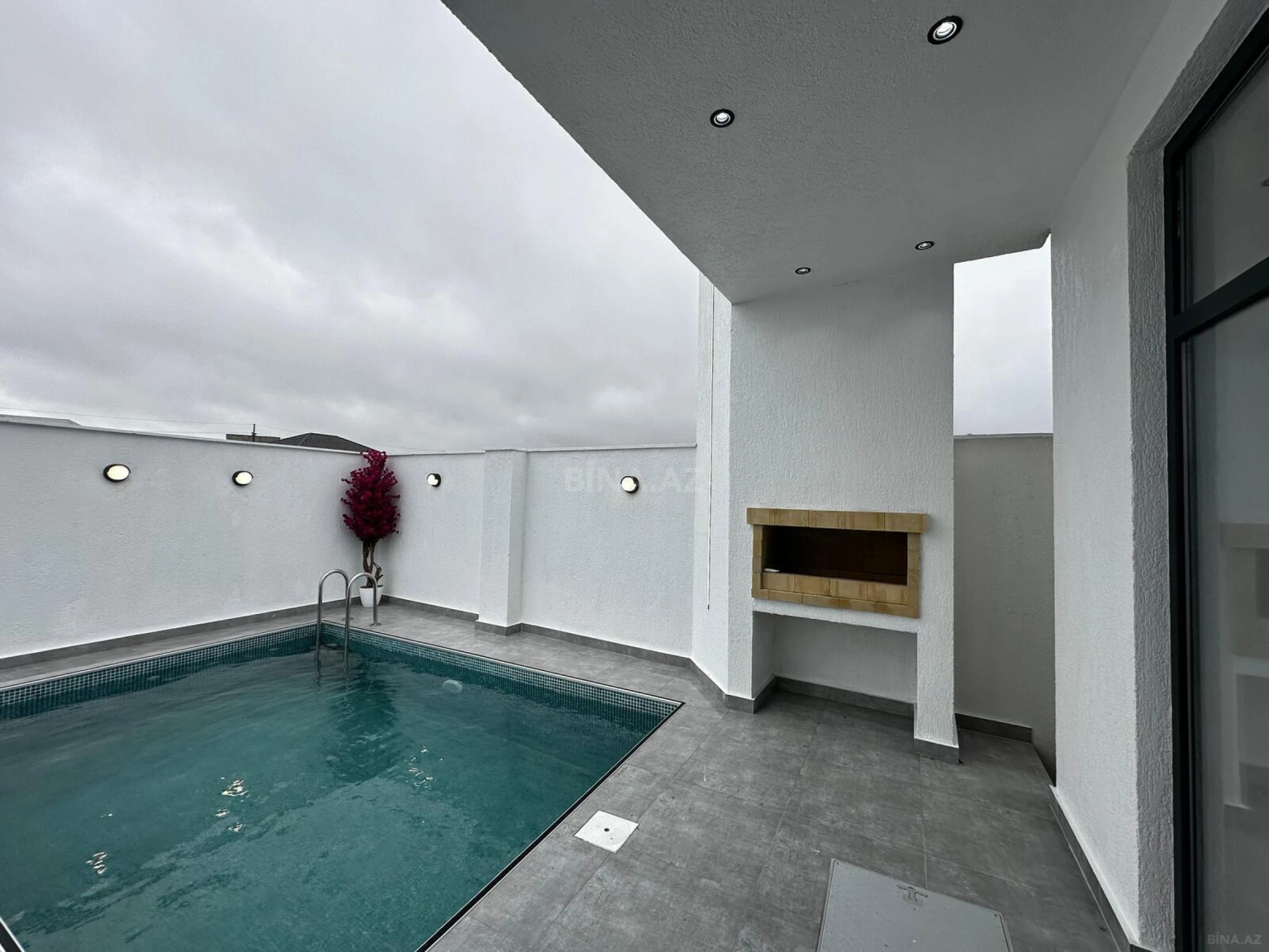 Satılır 4 otaqlı həyət evi 145 m²