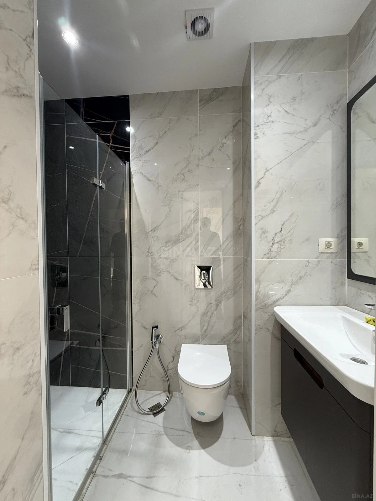 Kirayə verilir 2 otaqlı mənzil 55 m²