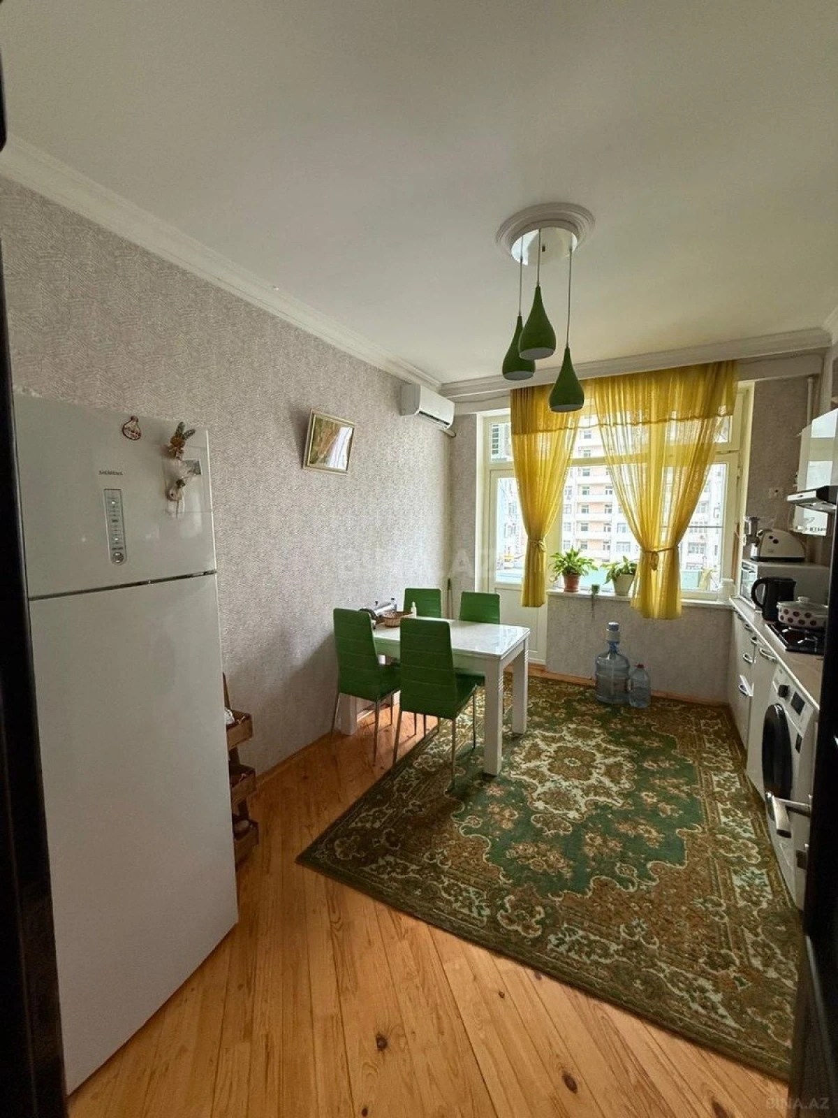 Satılır 3 otaqlı mənzil 118 m²