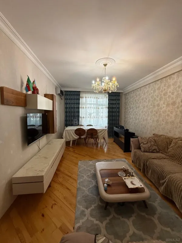 Satılır 3 otaqlı mənzil 118 m²
