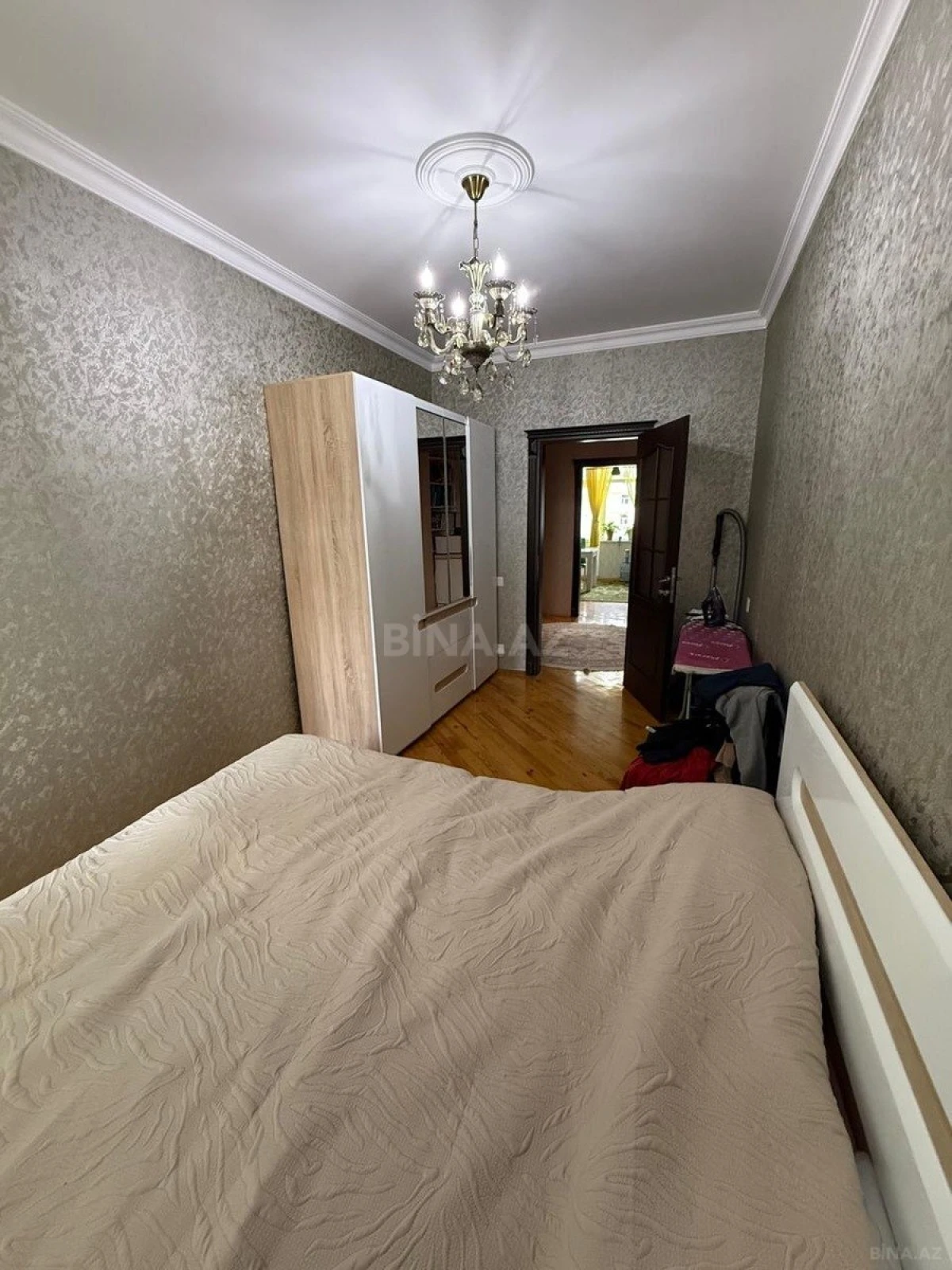 Satılır 3 otaqlı mənzil 118 m²