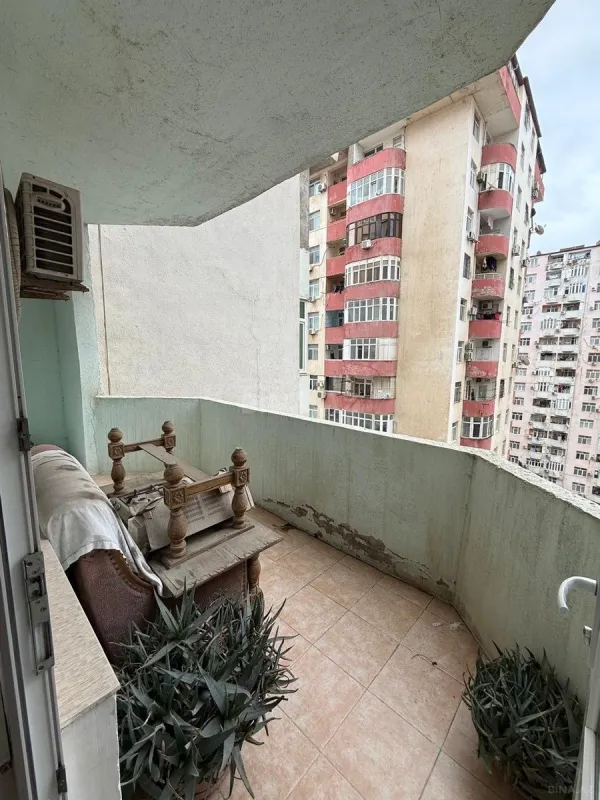 Satılır 3 otaqlı mənzil 118 m²