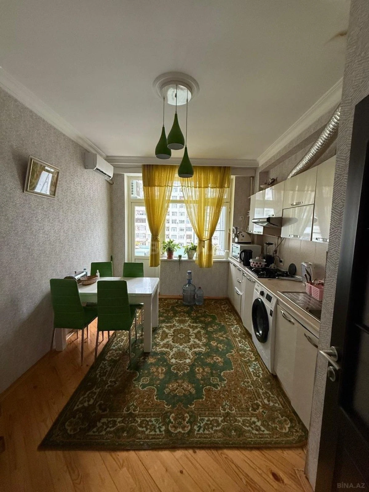 Satılır 3 otaqlı mənzil 118 m²