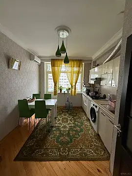 Satılır 3 otaqlı mənzil 118 m²