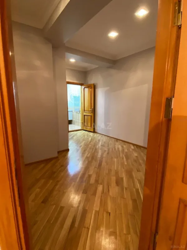 Satılır 2 otaqlı mənzil 87 m²