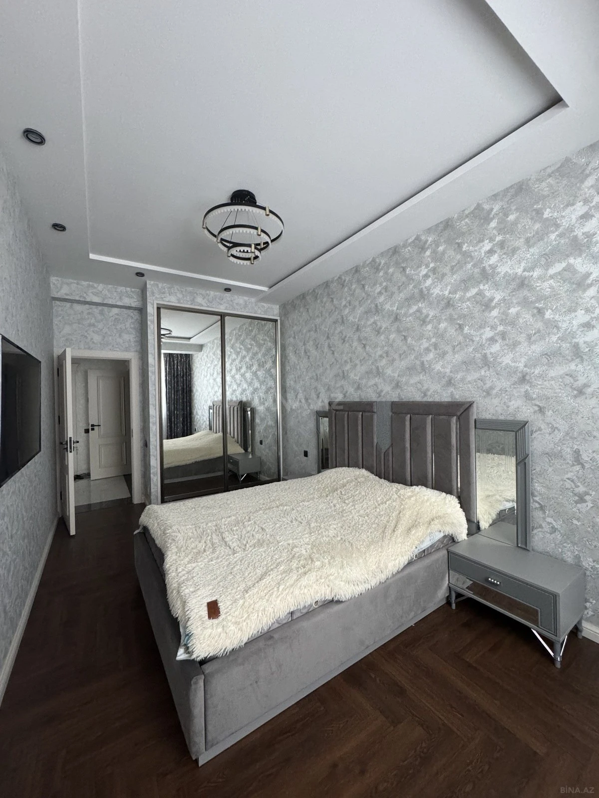 Kirayə verilir 2 otaqlı mənzil 80 m²