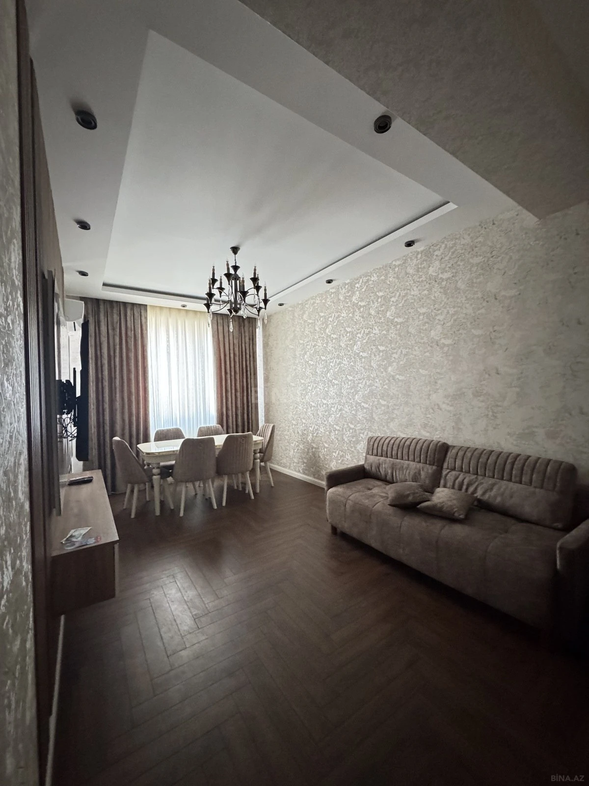 Kirayə verilir 2 otaqlı mənzil 80 m²