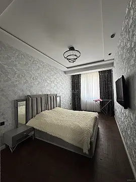 Kirayə verilir 2 otaqlı mənzil 80 m²