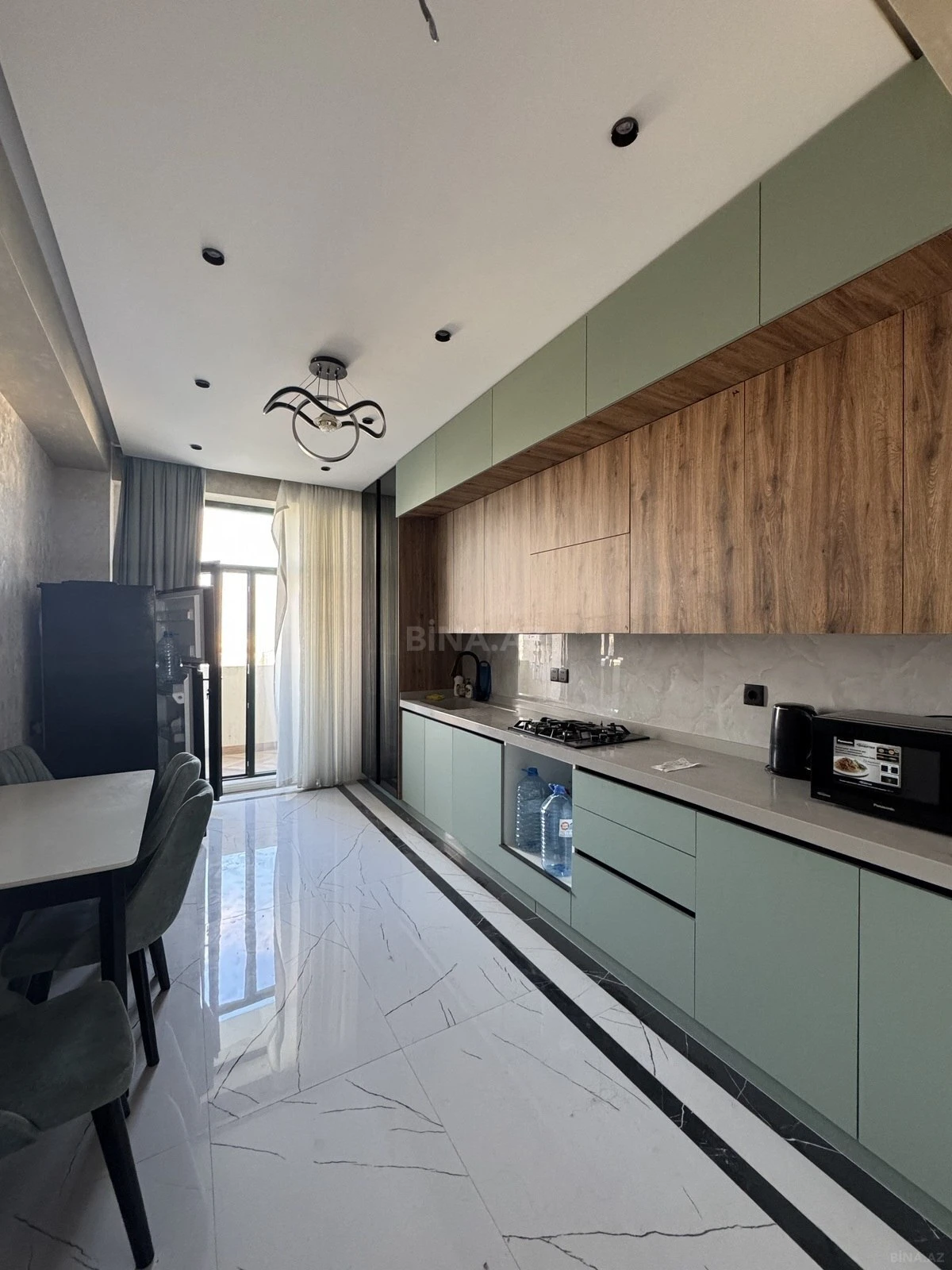 Kirayə verilir 2 otaqlı mənzil 80 m²