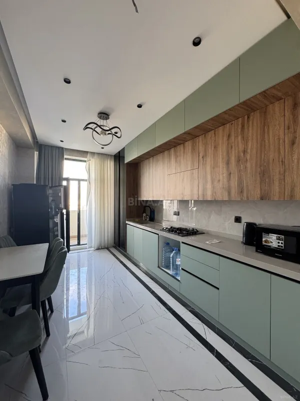 Kirayə verilir 2 otaqlı mənzil 80 m²