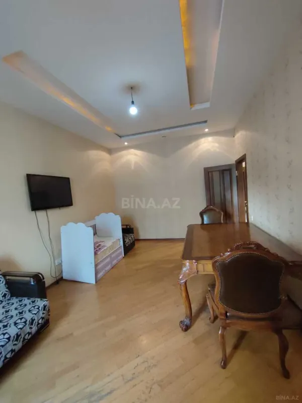 Kirayə verilir 2 otaqlı mənzil 75 m²