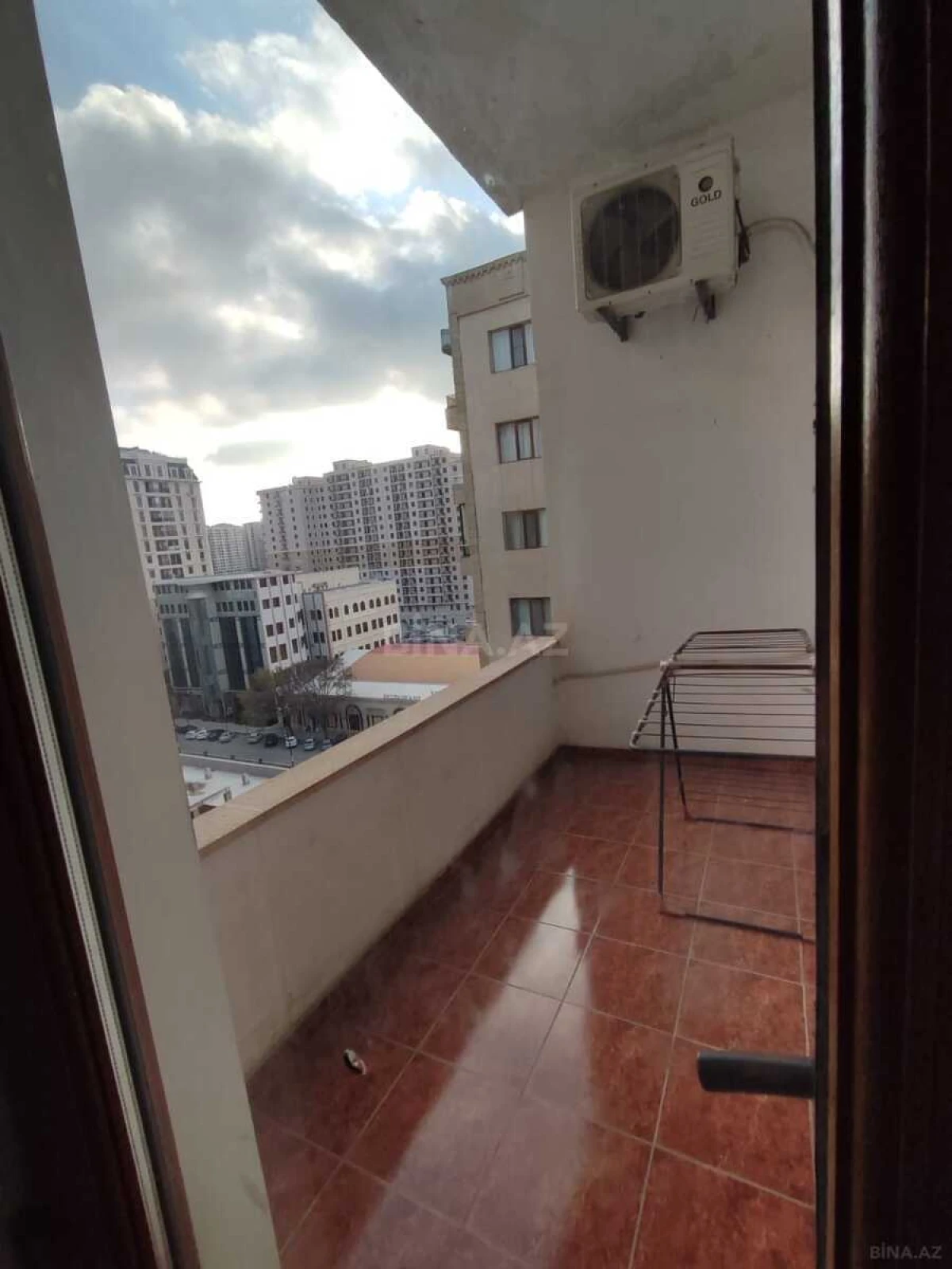 Kirayə verilir 2 otaqlı mənzil 75 m²
