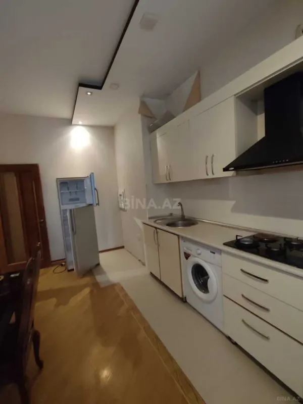 Kirayə verilir 2 otaqlı mənzil 75 m²