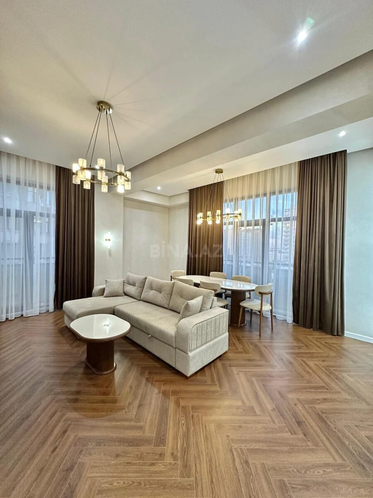 Satılır 3 otaqlı mənzil 125 m²