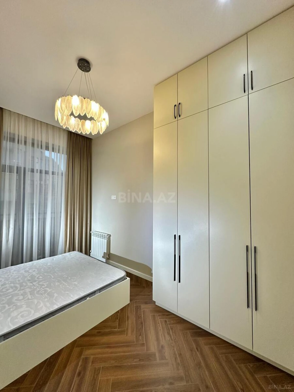 Satılır 3 otaqlı mənzil 125 m²