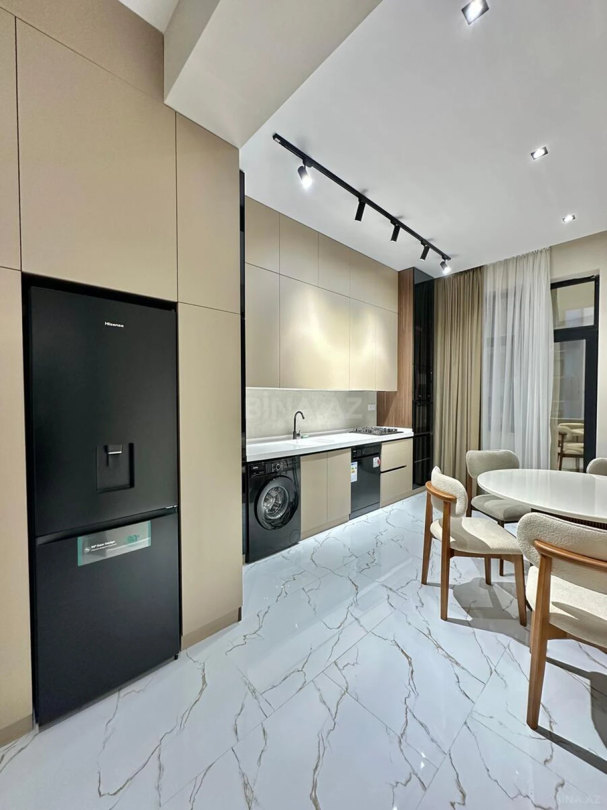 Satılır 3 otaqlı mənzil 125 m²