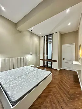 Satılır 3 otaqlı mənzil 125 m²