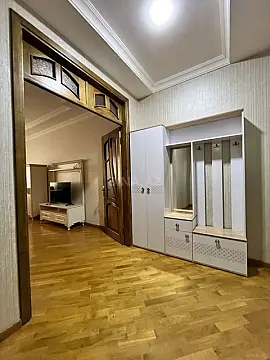 Kirayə verilir 3 otaqlı mənzil 150 m²