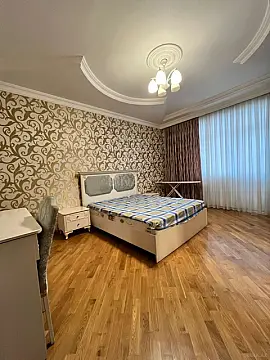 Kirayə verilir 3 otaqlı mənzil 150 m²