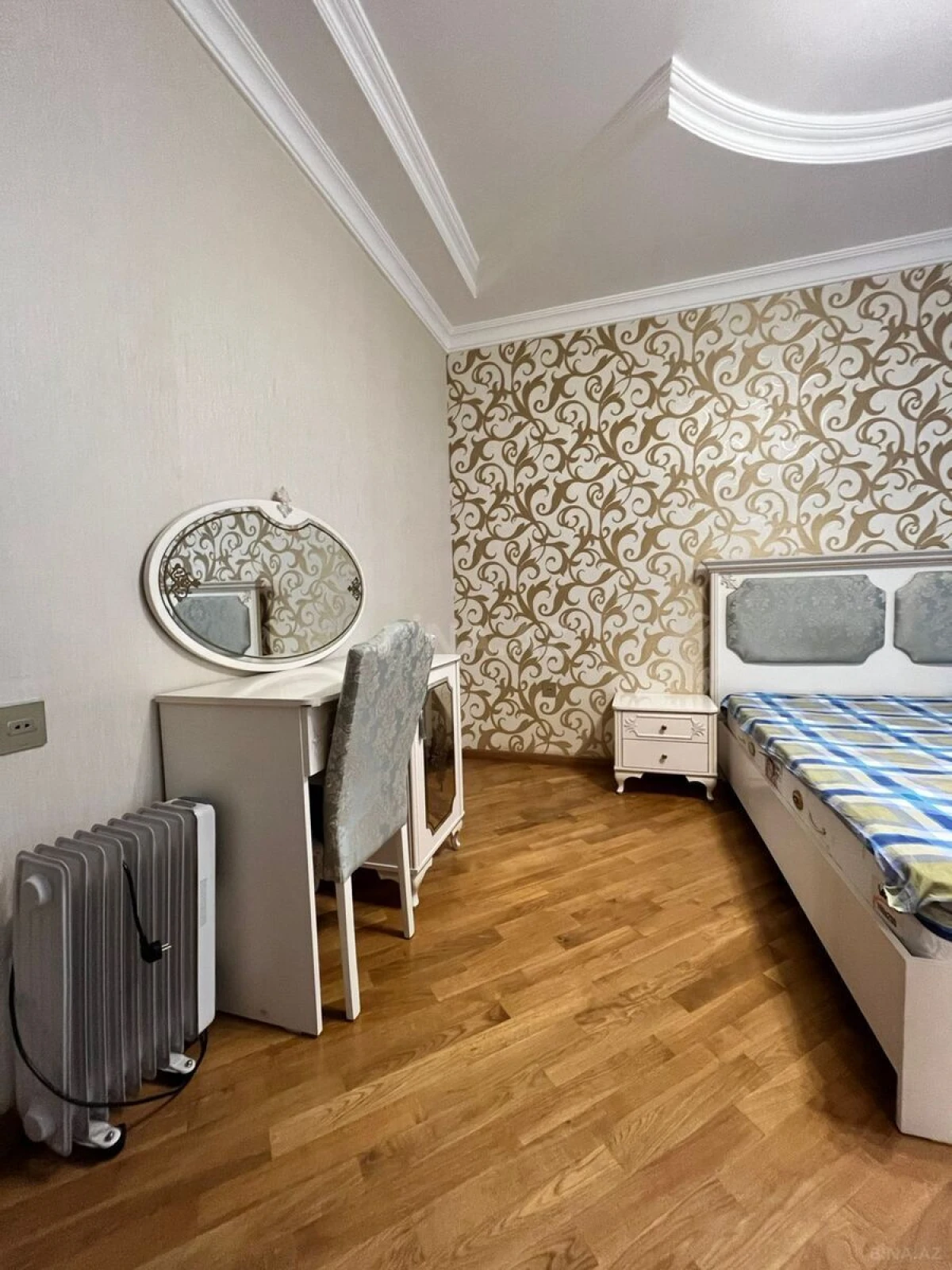 Kirayə verilir 3 otaqlı mənzil 150 m²