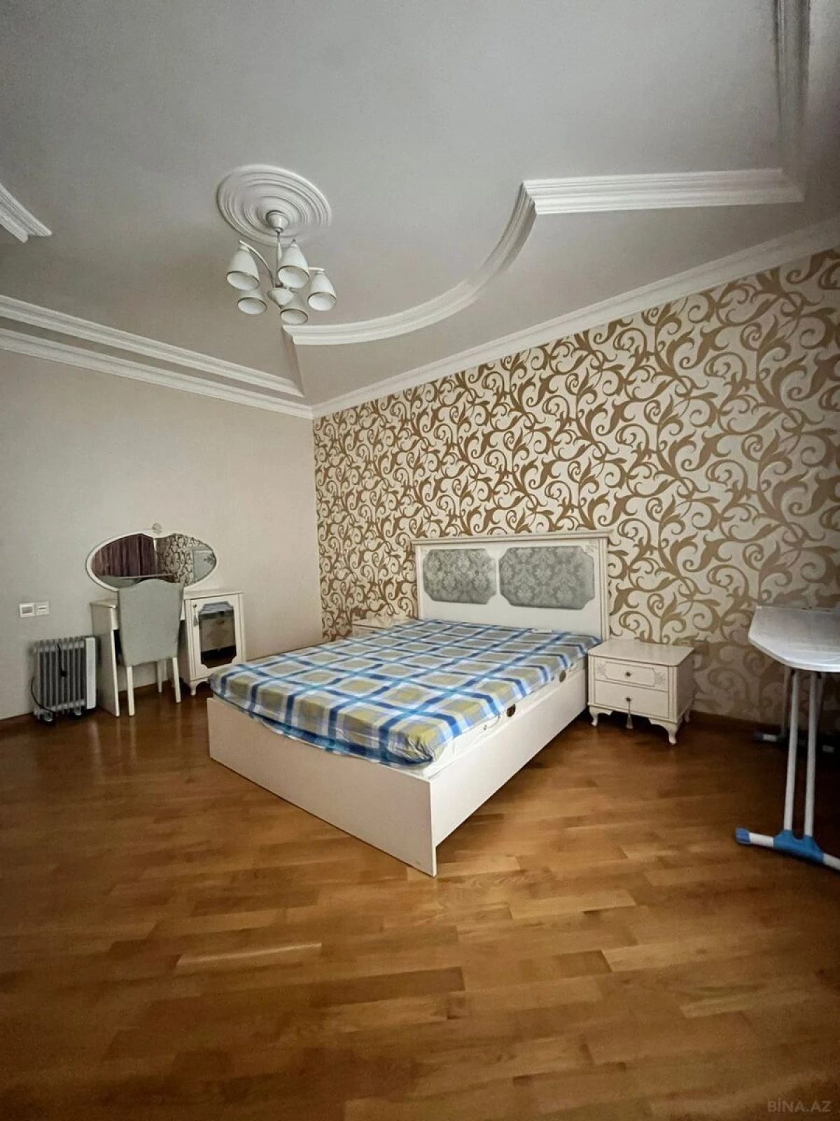 Kirayə verilir 3 otaqlı mənzil 150 m²