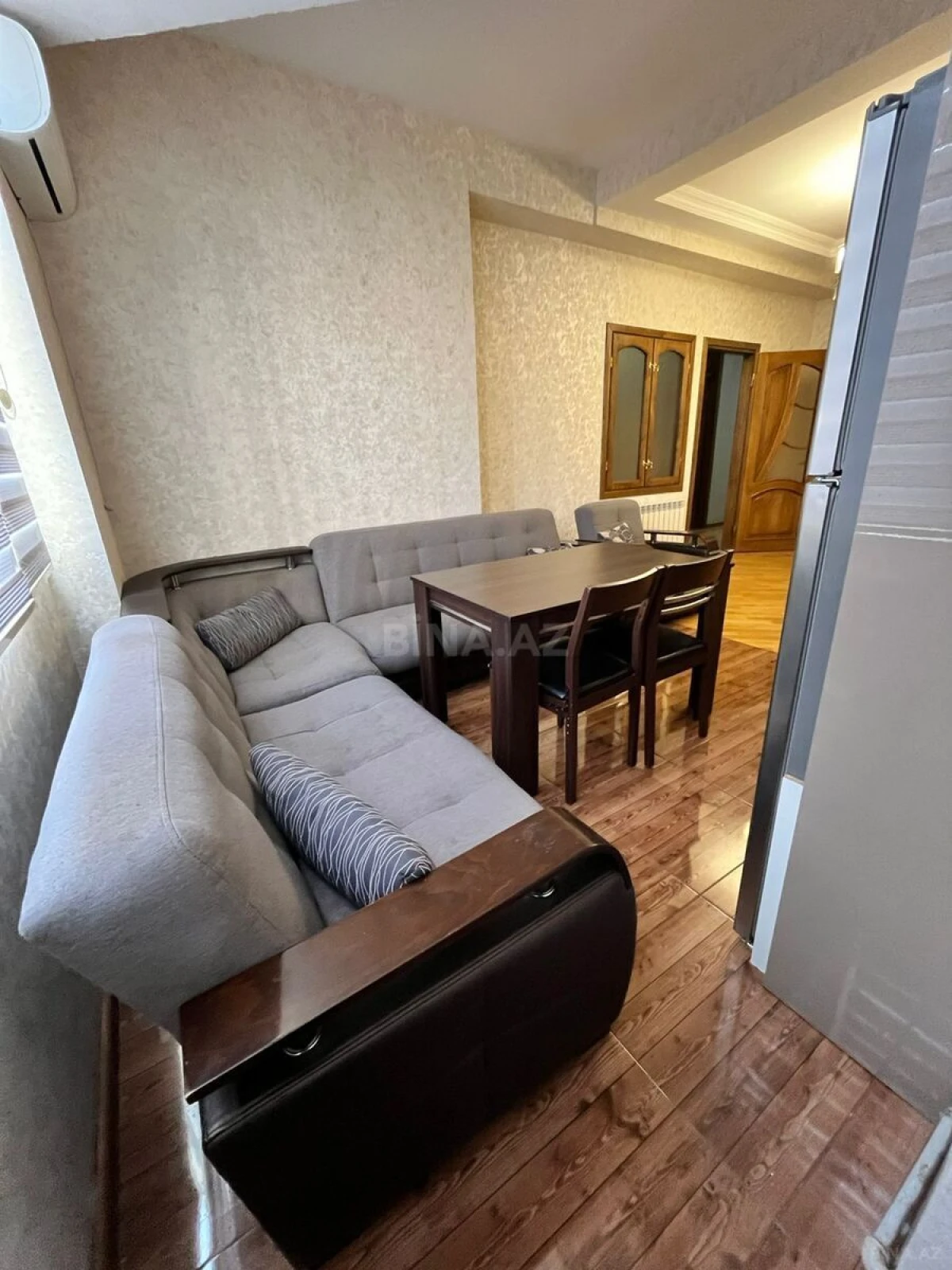 Kirayə verilir 3 otaqlı mənzil 150 m²