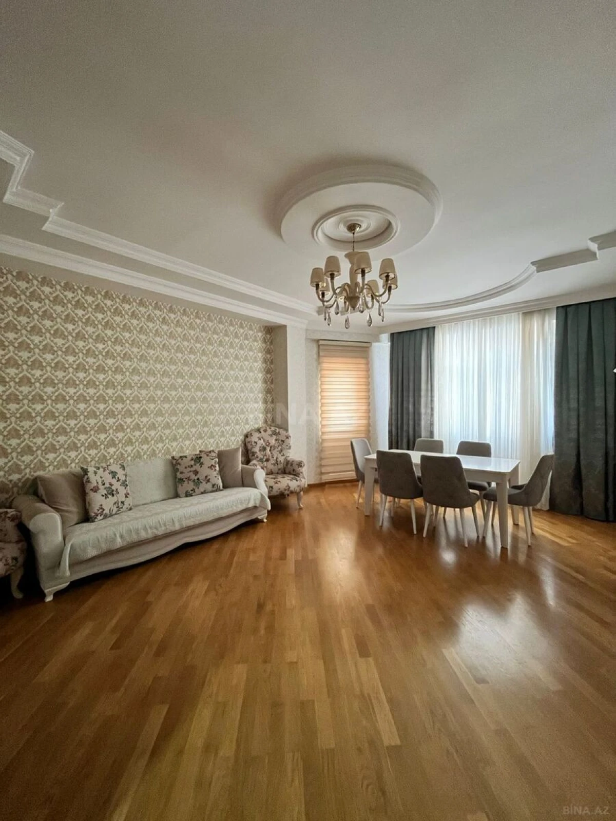 Kirayə verilir 3 otaqlı mənzil 150 m²