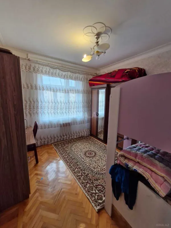 Satılır 5 otaqlı mənzil 125 m²