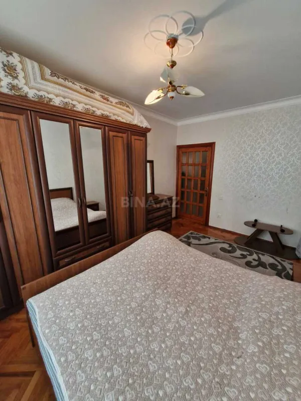 Satılır 5 otaqlı mənzil 125 m²