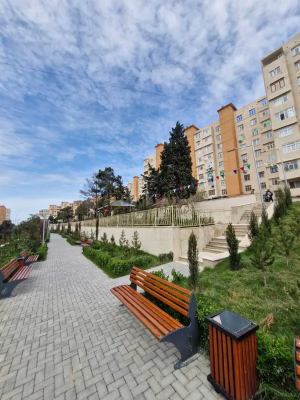 Satılır 5 otaqlı mənzil 125 m²