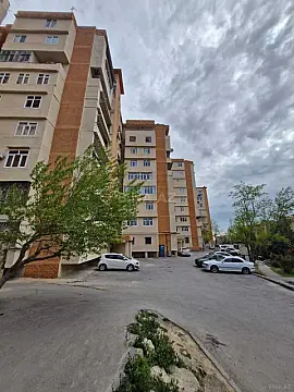 Satılır 5 otaqlı mənzil 125 m²
