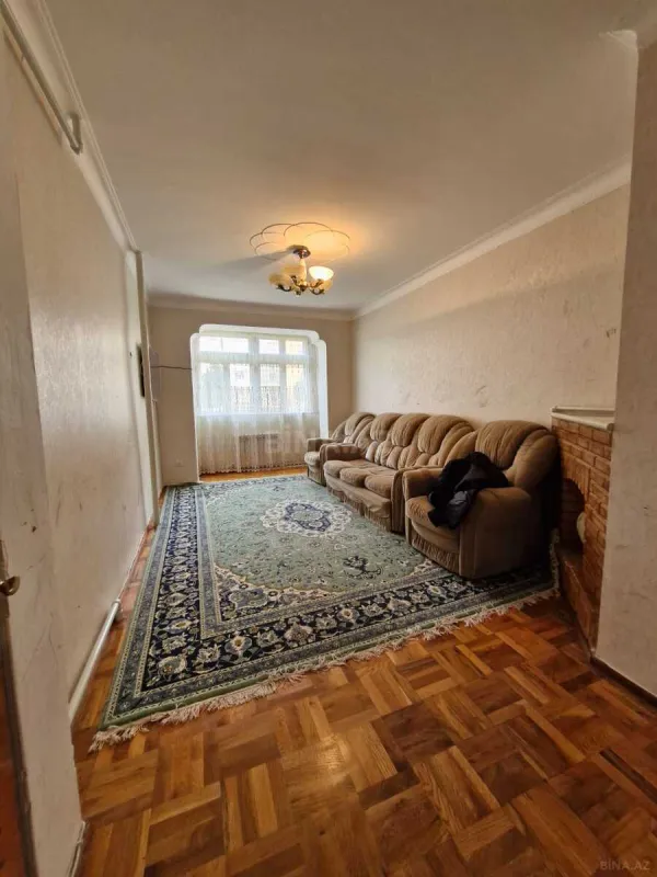 Satılır 5 otaqlı mənzil 125 m²
