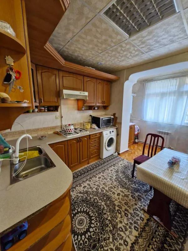 Satılır 5 otaqlı mənzil 125 m²