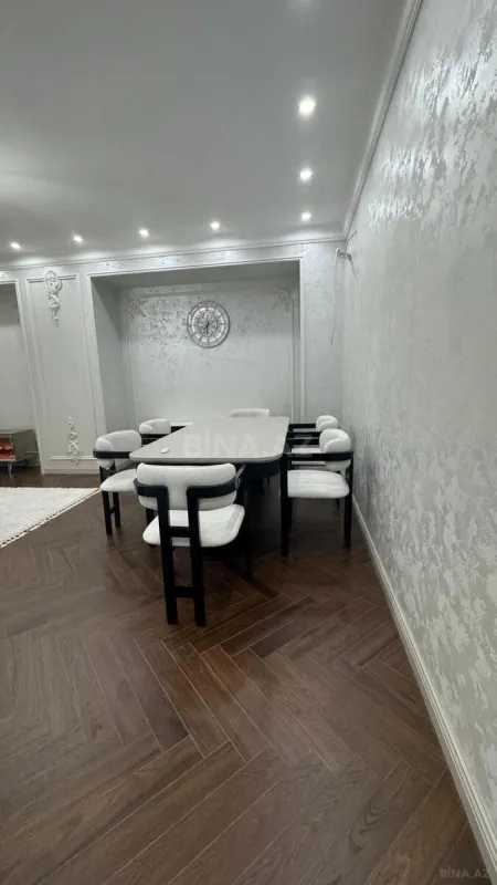 Kirayə verilir 3 otaqlı mənzil 151 m²