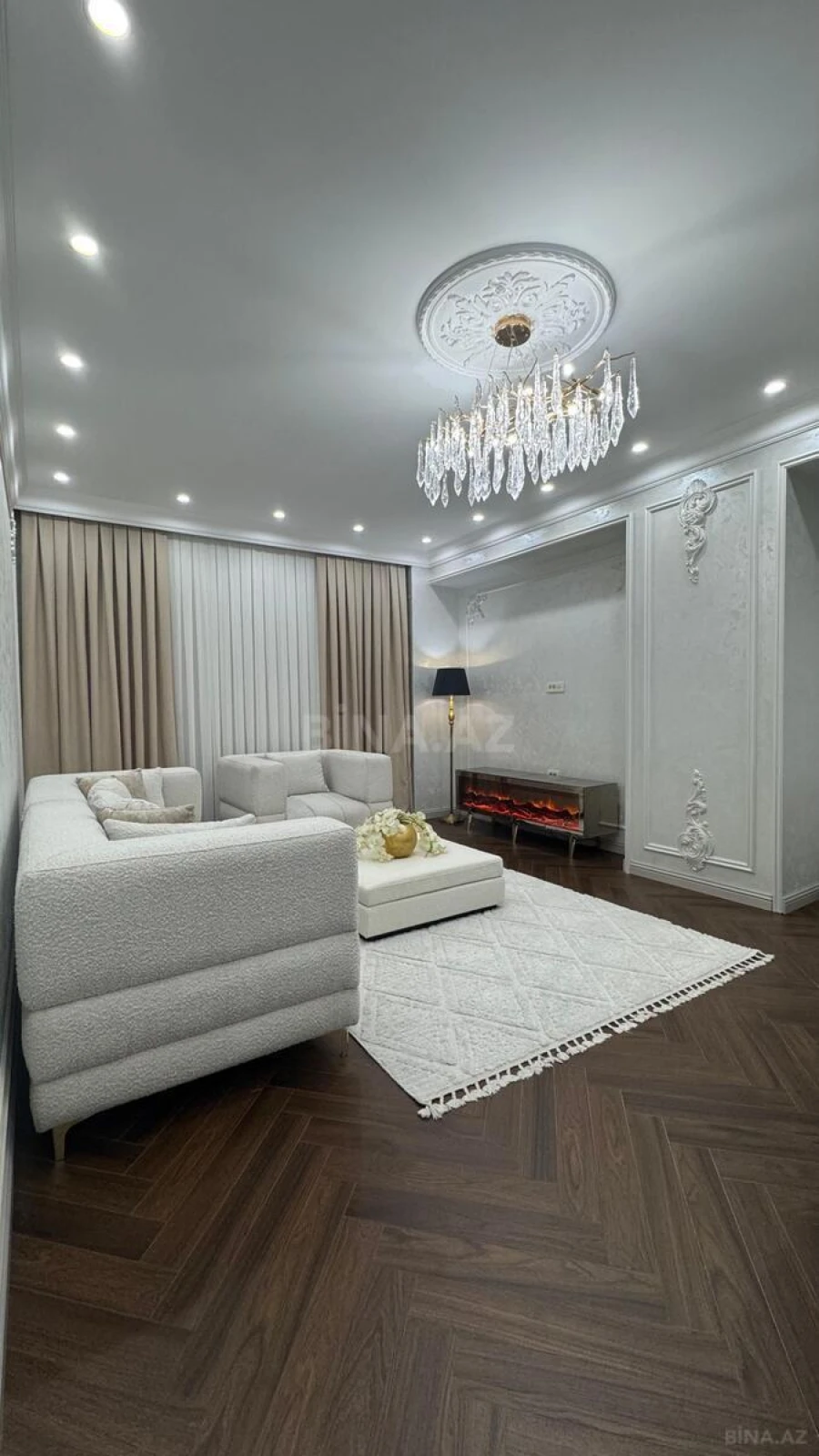 Kirayə verilir 3 otaqlı mənzil 151 m²