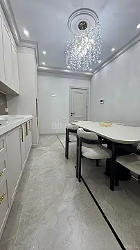Kirayə verilir 3 otaqlı mənzil 151 m²