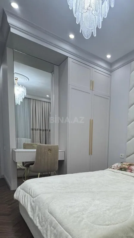 Kirayə verilir 3 otaqlı mənzil 151 m²