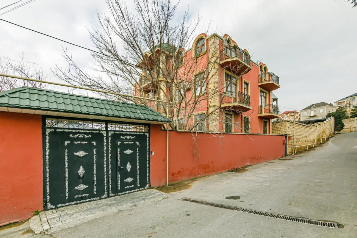 Kirayə verilir 9 otaqlı həyət evi 500 m²