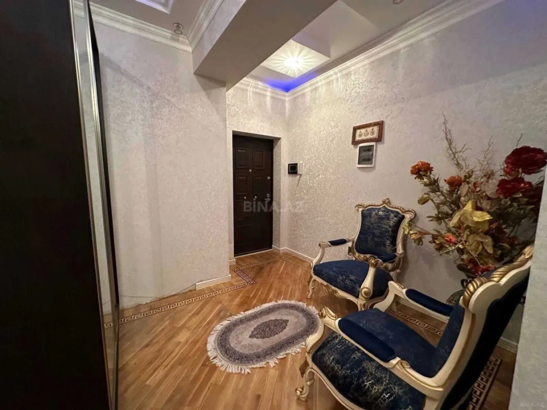 Satılır 3 otaqlı mənzil 140 m²