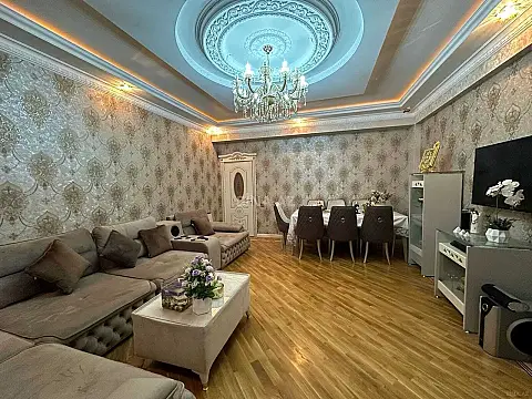 Satılır 3 otaqlı mənzil 140 m²